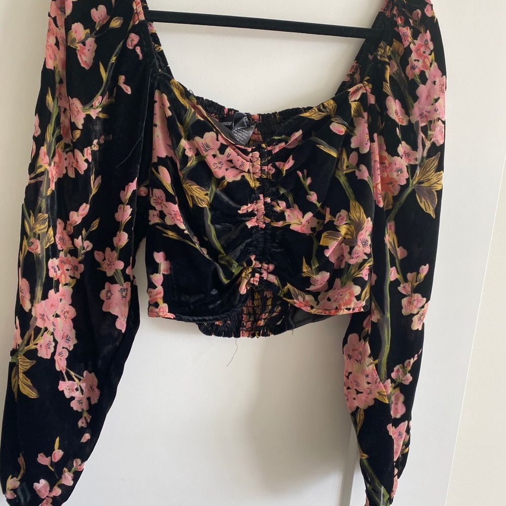 WINDSOR FORAL PUFF SLEEVE CROP TOP